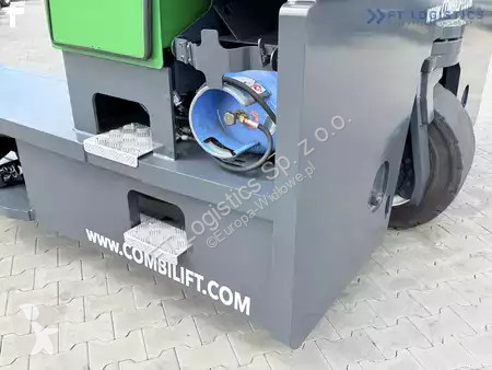 Štvorcestný vysokozdvižný vozík Combilift