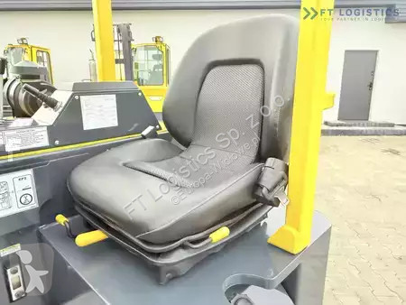 Štvorcestný vysokozdvižný vozík Combilift