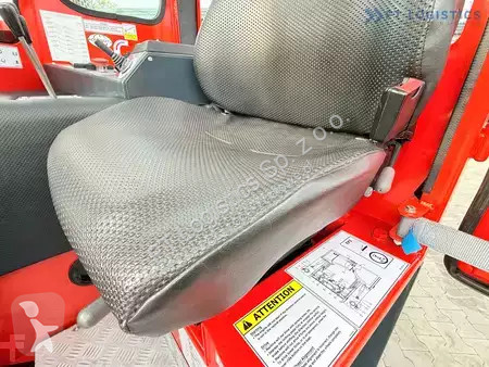 Štvorcestný vysokozdvižný vozík Combilift