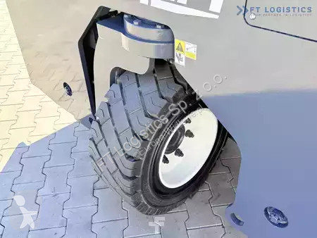 Štvorcestný vysokozdvižný vozík Combilift
