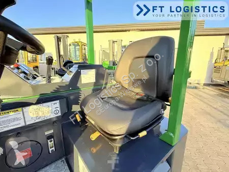 Štvorcestný vysokozdvižný vozík Combilift