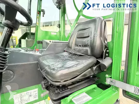 Štvorcestný vysokozdvižný vozík Combilift