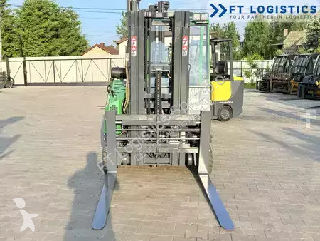 Štvorcestný vysokozdvižný vozík Combilift