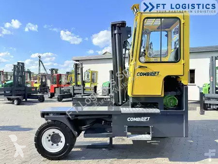 Многопосочен кар Combilift