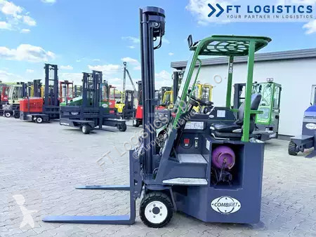رافعة شوكية متعددة الاتجاهات Combilift