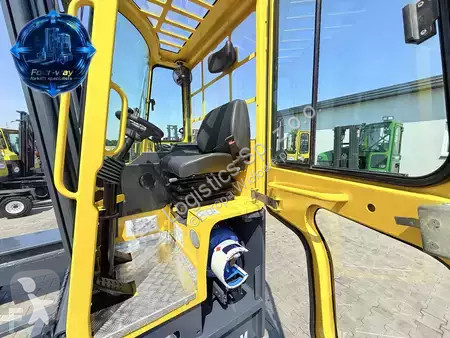 Многопосочен кар Combilift