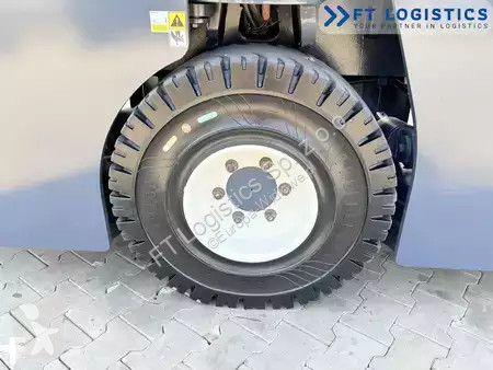 Многоходовой погрузчик Combilift