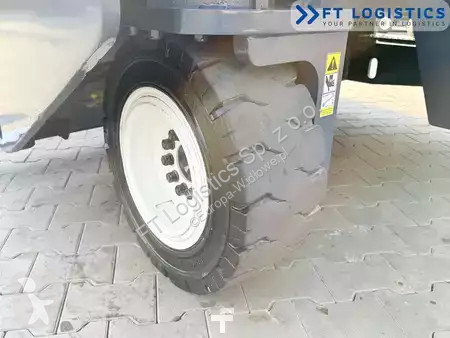 Многоходовой погрузчик Combilift