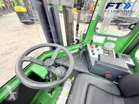 多向叉车 Combilift
