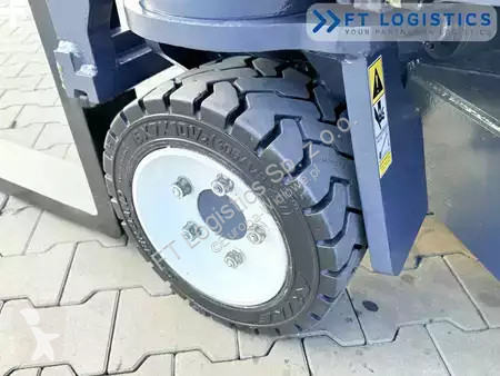 رافعة شوكية متعددة الاتجاهات Combilift
