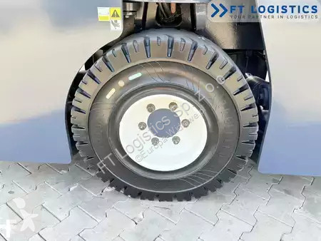 Stivuitor multidirectional Combilift