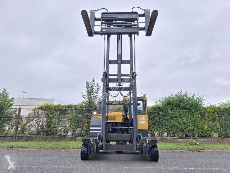 Empilhador multi direccional Combilift -15