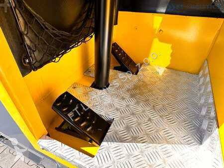 Stivuitor multidirectional Combilift