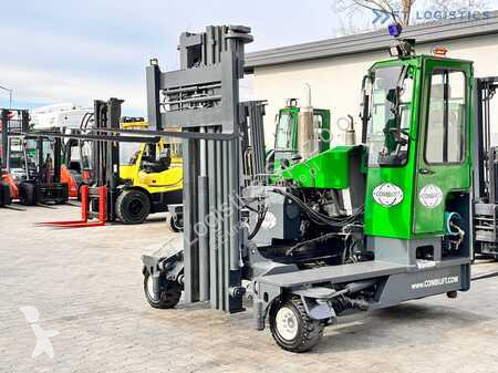 Empilhador multi direccional Combilift