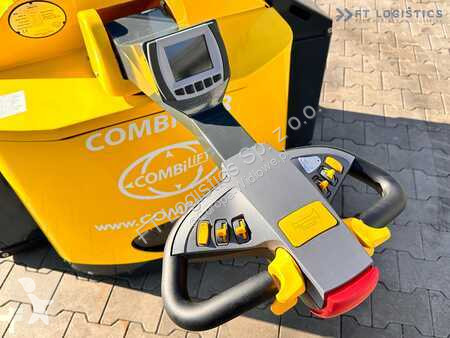 Stivuitor multidirectional Combilift
