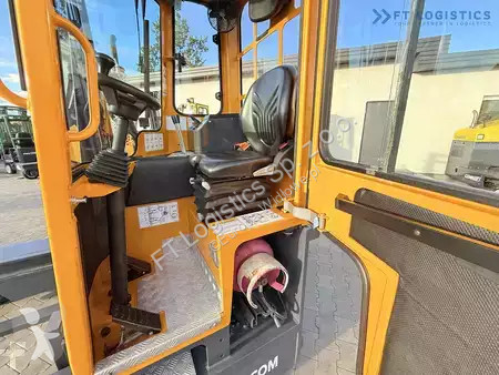 Štvorcestný vysokozdvižný vozík Combilift