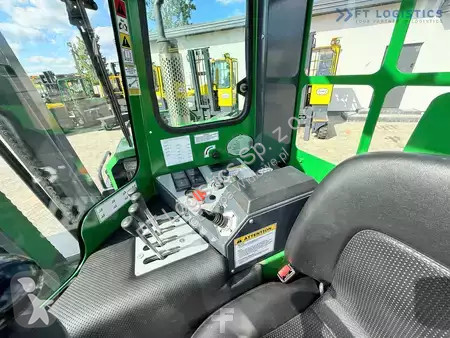 Štvorcestný vysokozdvižný vozík Combilift