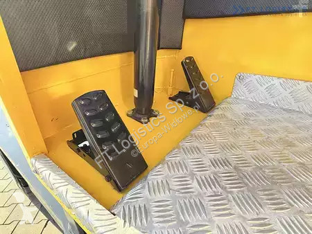 Štvorcestný vysokozdvižný vozík Combilift