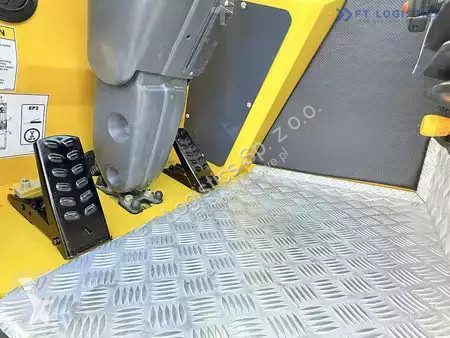 Štvorcestný vysokozdvižný vozík Combilift