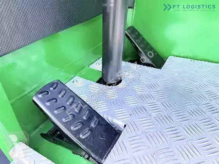 Štvorcestný vysokozdvižný vozík Combilift