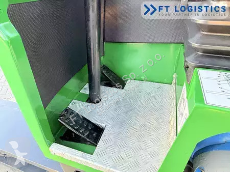 Štvorcestný vysokozdvižný vozík Combilift