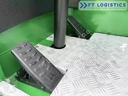 Štvorcestný vysokozdvižný vozík Combilift