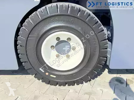 Многоходовой погрузчик Combilift