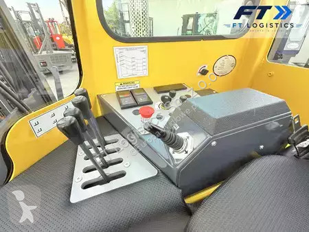 Stivuitor multidirectional Combilift