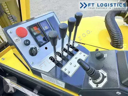 رافعة شوكية متعددة الاتجاهات Combilift