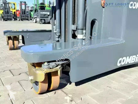 رافعة شوكية متعددة الاتجاهات Combilift