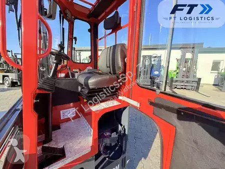 Stivuitor multidirectional Combilift