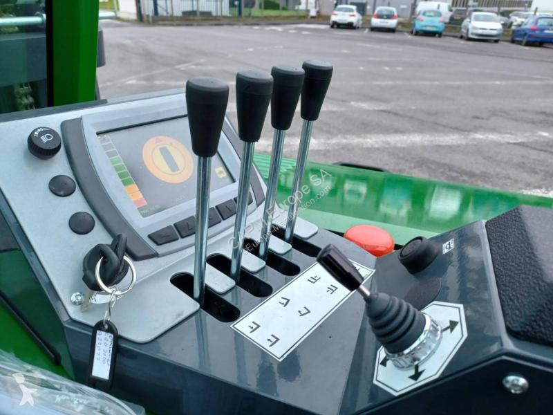 Empilhador multi direccional Combilift CBE3000