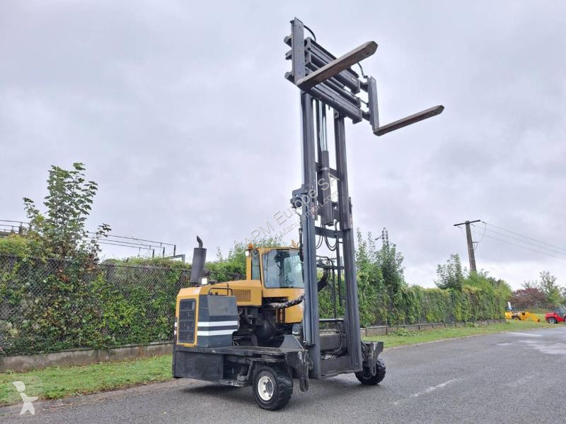 Empilhador multi direccional Combilift -15