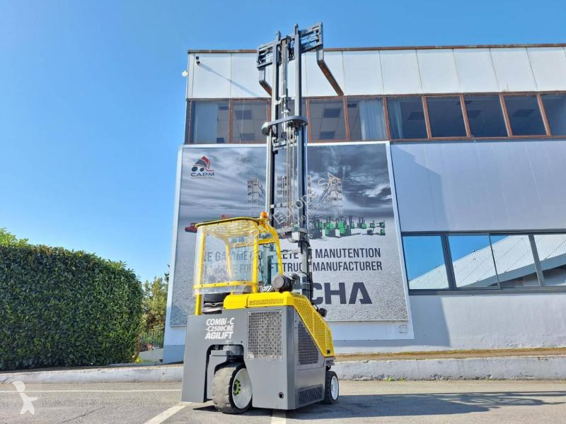 Empilhador multi direccional Combilift CB