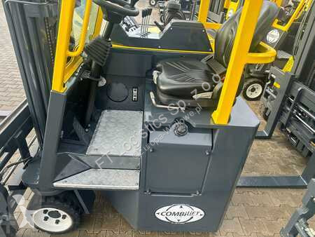 Stivuitor multidirectional Combilift