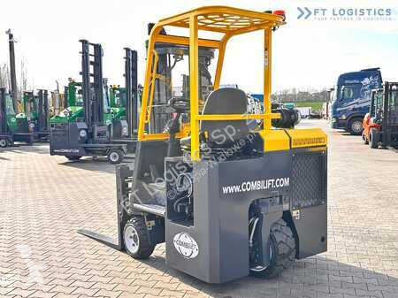 Empilhador multi direccional Combilift