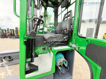 Stivuitor multidirectional Combilift