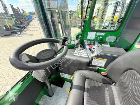 Štvorcestný vysokozdvižný vozík Combilift