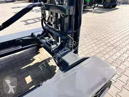 Štvorcestný vysokozdvižný vozík Combilift