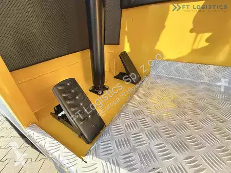 Štvorcestný vysokozdvižný vozík Combilift