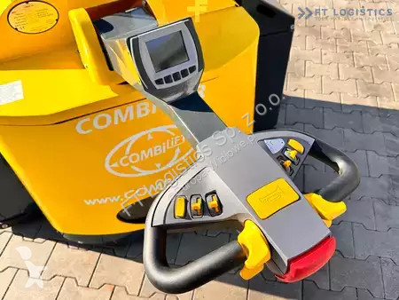 Štvorcestný vysokozdvižný vozík Combilift