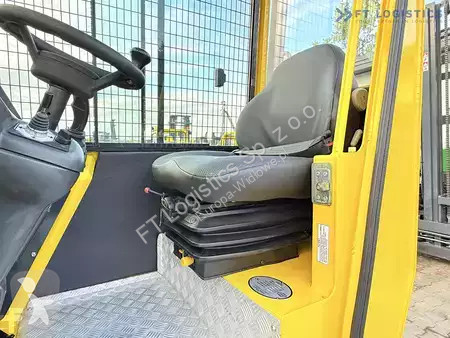 Štvorcestný vysokozdvižný vozík Combilift