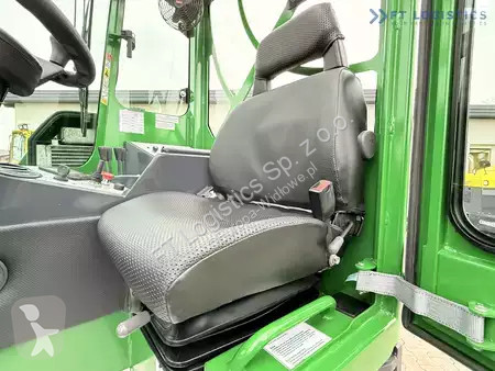 Štvorcestný vysokozdvižný vozík Combilift