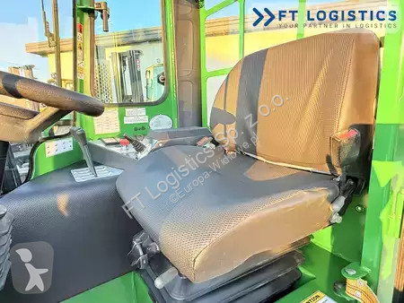 Štvorcestný vysokozdvižný vozík Combilift