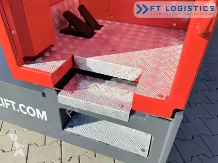 Štvorcestný vysokozdvižný vozík Combilift
