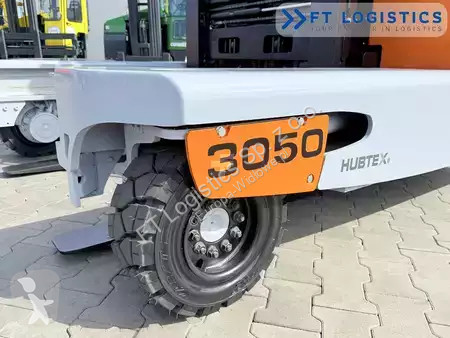 رافعة شوكية متعددة الاتجاهات Hubtex