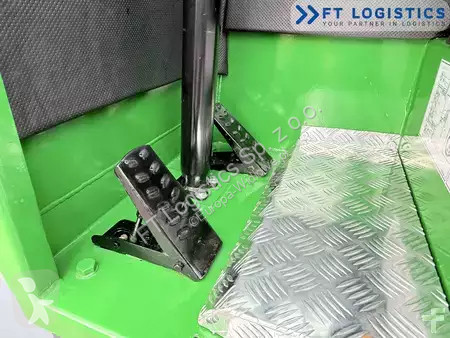 رافعة شوكية متعددة الاتجاهات Combilift