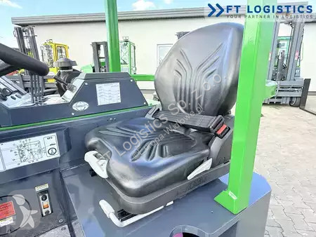 رافعة شوكية متعددة الاتجاهات Combilift