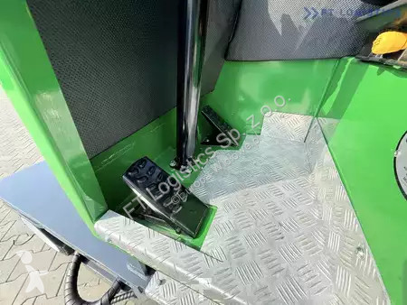 Štvorcestný vysokozdvižný vozík Combilift
