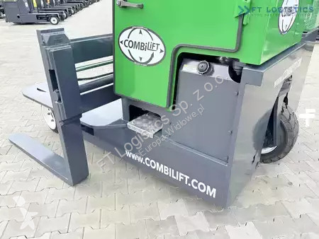 Štvorcestný vysokozdvižný vozík Combilift